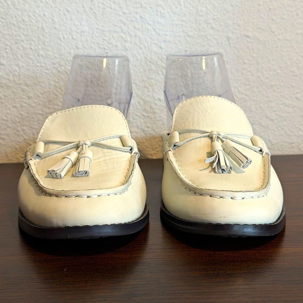 Talbots Women’s White Tassel Loafer Flats Slip On Round Toe 9.5 M